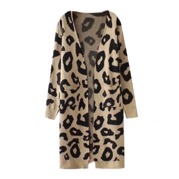 SOLD OUT Beige Leopard Open Cardigan W/ Pockets One Size - Picture 4 of 4
